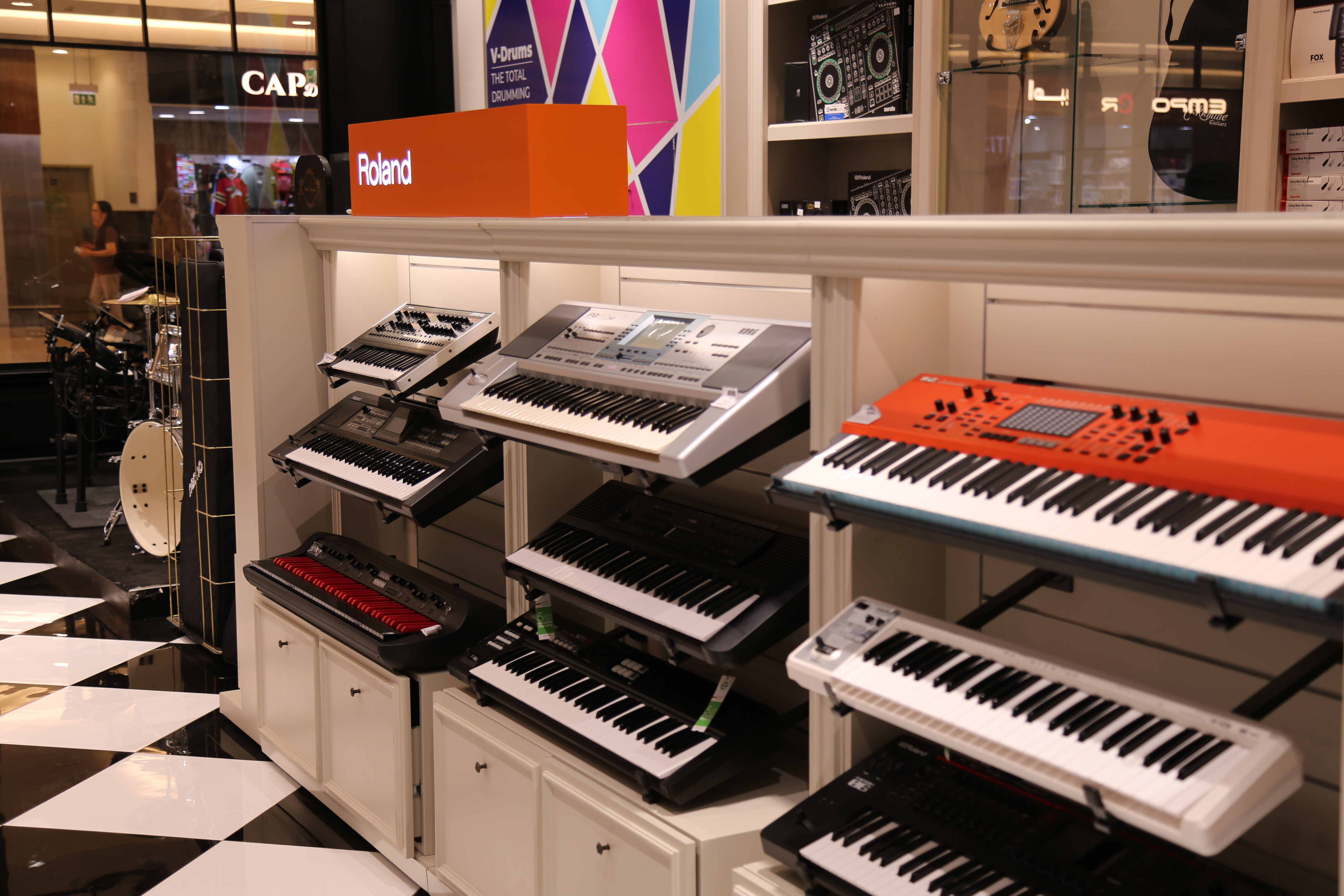 Best Keyboards to Buy in the UAE in 2026 - Beginner to Professional Guide